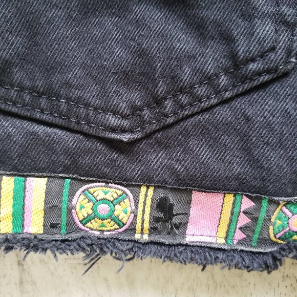 Levi 501 Black Ribbon Trim Denim Shorts - Picture 15 of 16